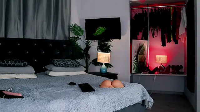 InvitingTina online show from 03.20.25