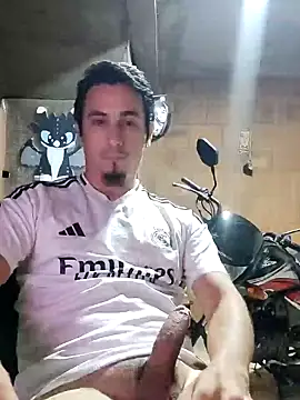 Snapshot of Rejy1992 chatting on 01.04.25 Rejy1992 online show from 01.04.25