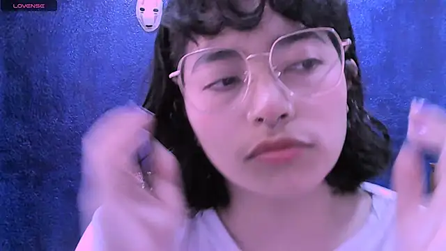 NinaYellow online show from 12.20.25