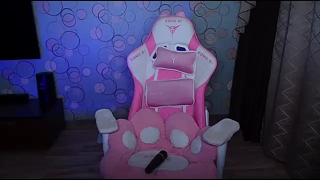   Yasmina   online show from 12.05.25