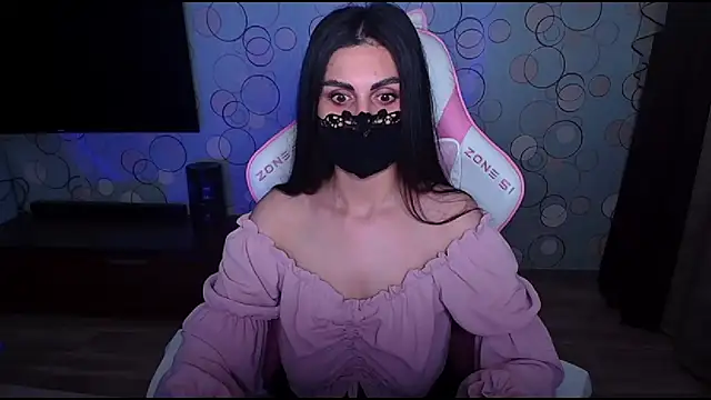 Snapshot of __Yasmina__ chatting on 07.04.26 Yasmina online show from 07.04.26