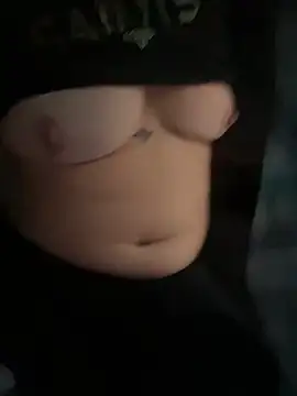 Snapshot of Everlyrose27 chatting on 09.30.25 Everlyrose27 online show from 09.30.25