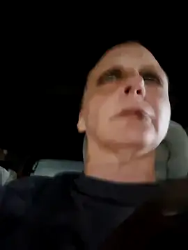 Snapshot of Everlyrose27 chatting on 12.22.25 Everlyrose27 online show from 12.22.25