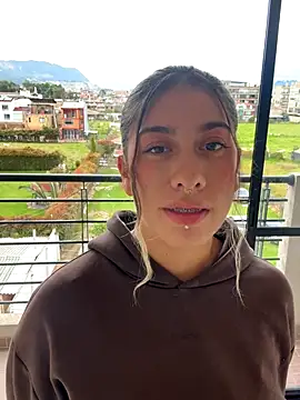 Snapshot of Enyeld_ruru chatting on 10.03.25 Enyeld ruru online show from 10.03.25