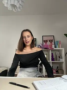 Hii Lolla online show from 02.12.25