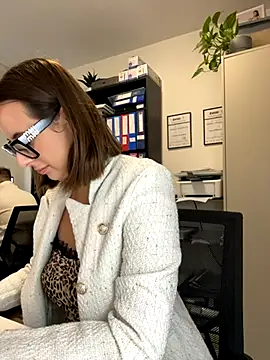 Hii Lolla online show from 11.07.25