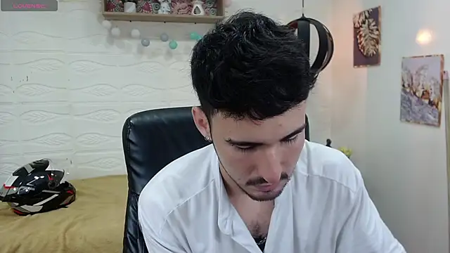 Snapshot of DmitriSanders chatting on 02.11.25 DmitriSanders online show from 02.11.25