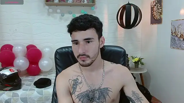 Snapshot of DmitriSanders chatting on 02.22.25 DmitriSanders online show from 02.22.25