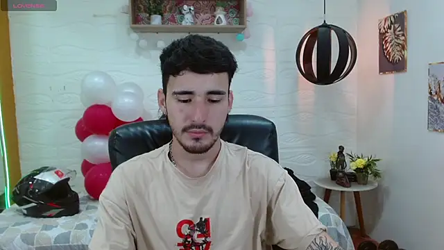 Snapshot of DmitriSanders chatting on 02.26.25 DmitriSanders online show from 02.26.25