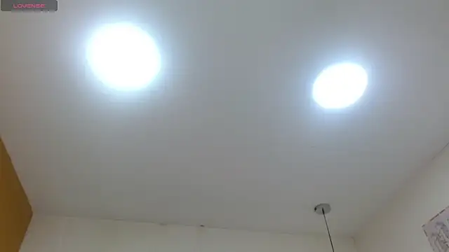 Snapshot of DmitriSanders chatting on 03.01.25 DmitriSanders online show from 03.01.25