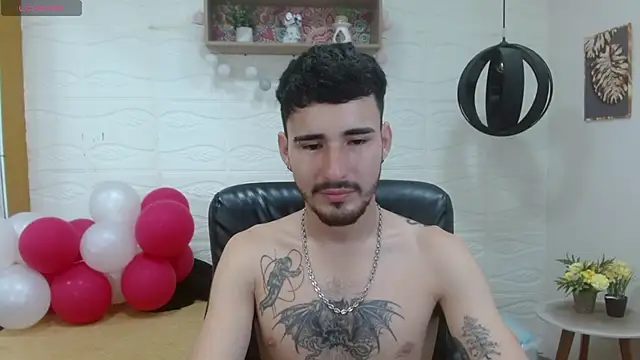 Snapshot of DmitriSanders chatting on 03.11.25 DmitriSanders online show from 03.11.25