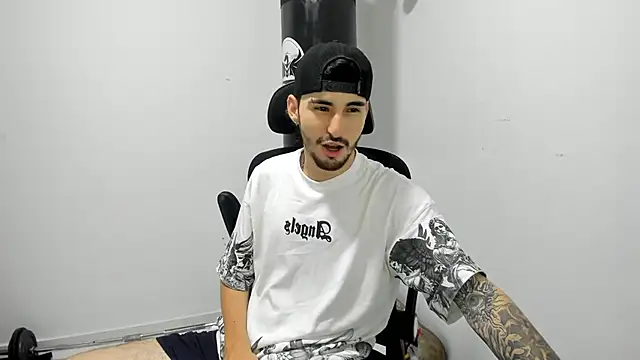 Snapshot of DmitriSanders chatting on 09.11.25 DmitriSanders online show from 09.11.25