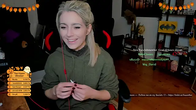 Lisaonthemoon online show from 10.30.25