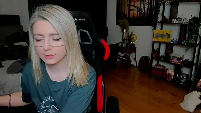 Lisaonthemoon online show from 02.28.26