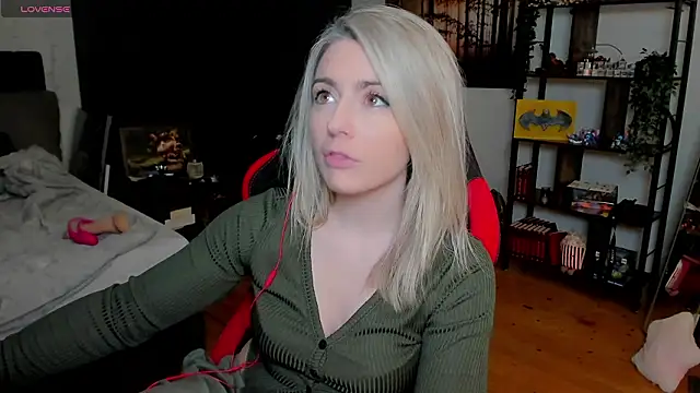 Lisaonthemoon online show from 03.11.26