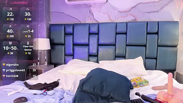 Snapshot of Nahomi_Wild chatting on 01.15.25 Nahomi Wild online show from 01.15.25