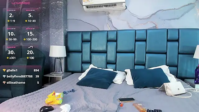 Snapshot of Nahomi_Wild chatting on 01.25.25 Nahomi Wild online show from 01.25.25