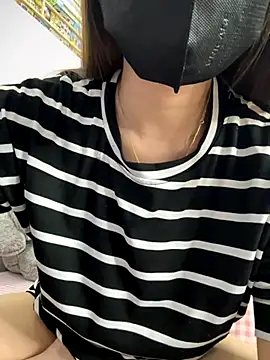 Snapshot of Linh_diudang chatting on 11.14.25 Linh diudang online show from 11.14.25