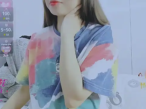 Snapshot of Linh_diudang chatting on 11.18.25 Linh diudang online show from 11.18.25