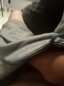 Snapshot of dredre1069 chatting on 01.10.25 dredre1069 online show from 01.10.25