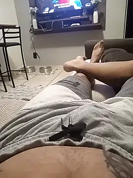 Snapshot of dredre1069 chatting on 01.28.25 dredre1069 online show from 01.28.25