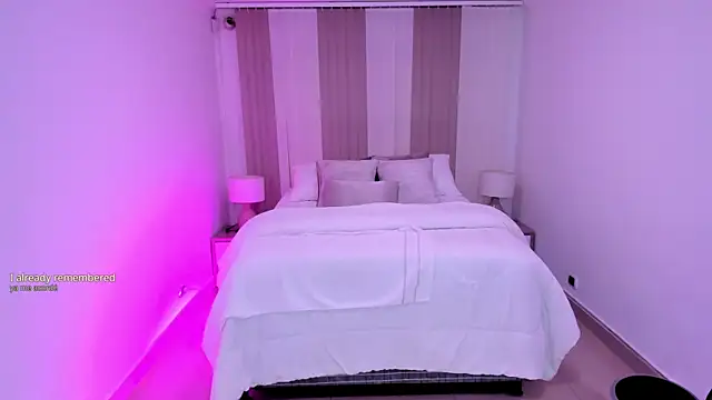 Leah Grey online show from 11.13.25