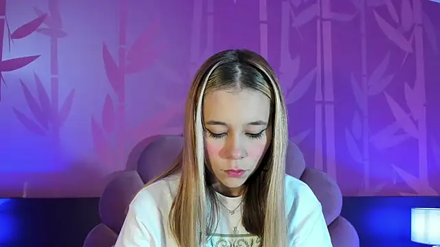 Lezy  online show from 01.28.25