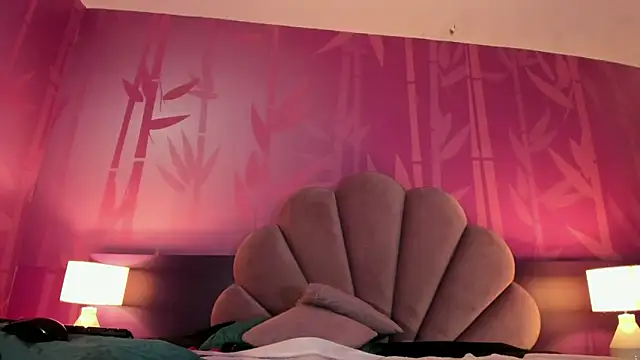 Lezy  online show from 03.20.25