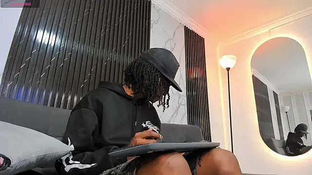 Snapshot of BRYXXXON1 chatting on 12.10.24 BRYXXXON1 online show from 12.10.24