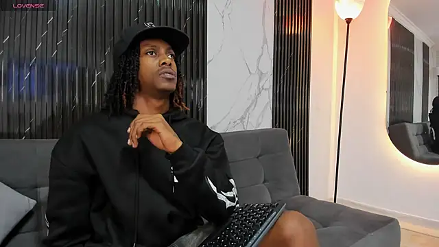 Snapshot of BRYXXXON1 chatting on 12.10.24 BRYXXXON1 online show from 12.10.24