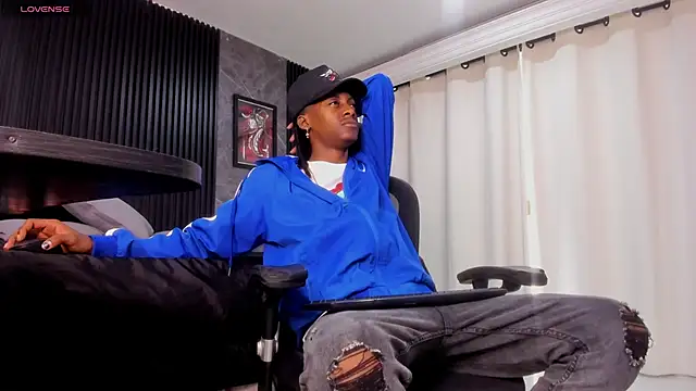 Snapshot of BRYXXXON1 chatting on 01.28.25 BRYXXXON1 online show from 01.28.25