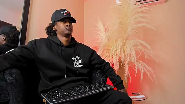 Snapshot of BRYXXXON1 chatting on 02.19.25 BRYXXXON1 online show from 02.19.25