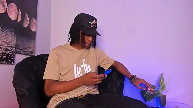 Snapshot of BRYXXXON1 chatting on 09.28.25 BRYXXXON1 online show from 09.28.25