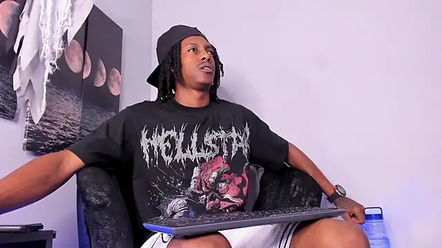 Snapshot of BRYXXXON1 chatting on 10.06.25 BRYXXXON1 online show from 10.06.25