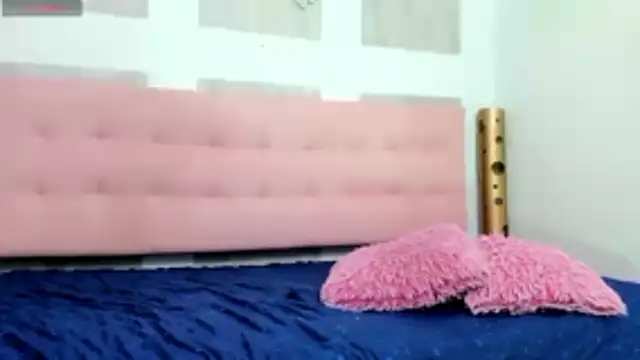 Cloeandtyfanny online show from 11.11.25