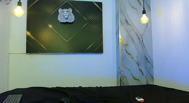 Cloeandtyfanny online show from 04.05.26