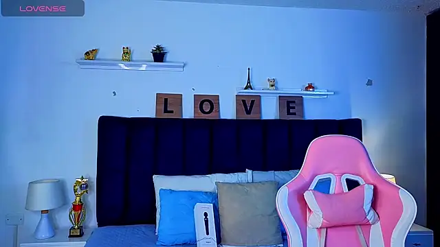 Issac james  online show from 04.19.26