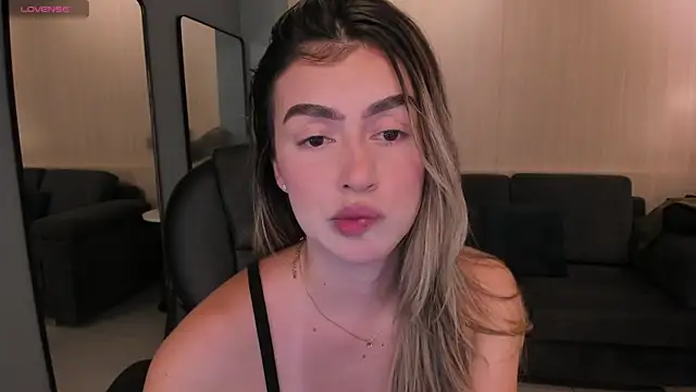 Snapshot of PaulinaSantos_ chatting on 03.09.25 PaulinaSantos  online show from 03.09.25