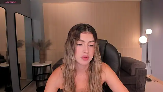 Snapshot of PaulinaSantos_ chatting on 03.14.25 PaulinaSantos  online show from 03.14.25