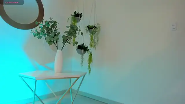 Snapshot of PaulinaSantos_ chatting on 03.18.25 PaulinaSantos  online show from 03.18.25