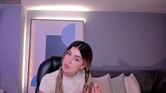 Snapshot of PaulinaSantos_ chatting on 03.19.25 PaulinaSantos  online show from 03.19.25