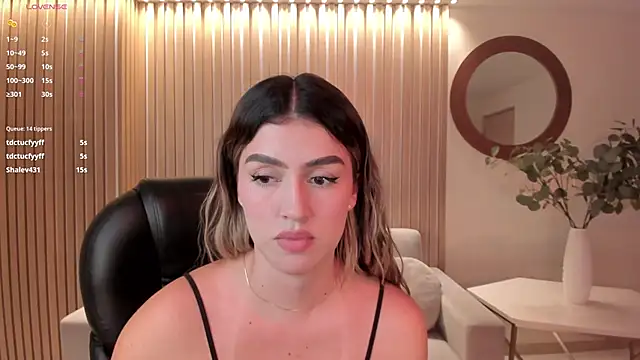 Snapshot of PaulinaSantos_ chatting on 03.21.25 PaulinaSantos  online show from 03.21.25