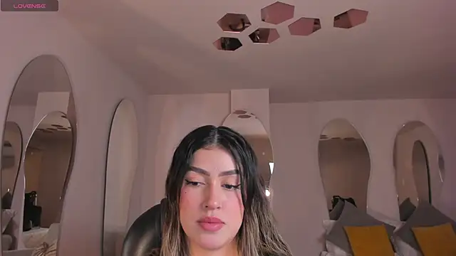 Snapshot of PaulinaSantos_ chatting on 09.12.25 PaulinaSantos  online show from 09.12.25