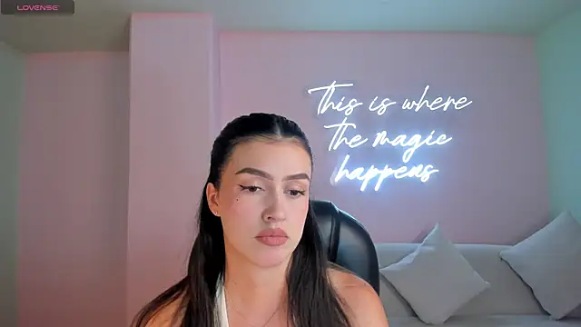 Snapshot of PaulinaSantos_ chatting on 09.25.25 PaulinaSantos  online show from 09.25.25