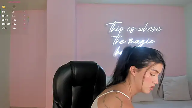 Snapshot of PaulinaSantos_ chatting on 09.27.25 PaulinaSantos  online show from 09.27.25