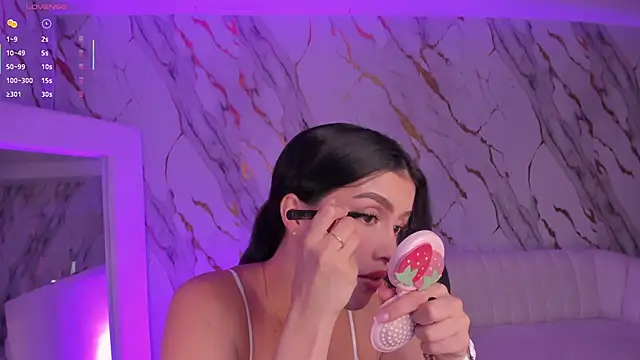 Snapshot of PaulinaSantos_ chatting on 10.04.25 PaulinaSantos  online show from 10.04.25