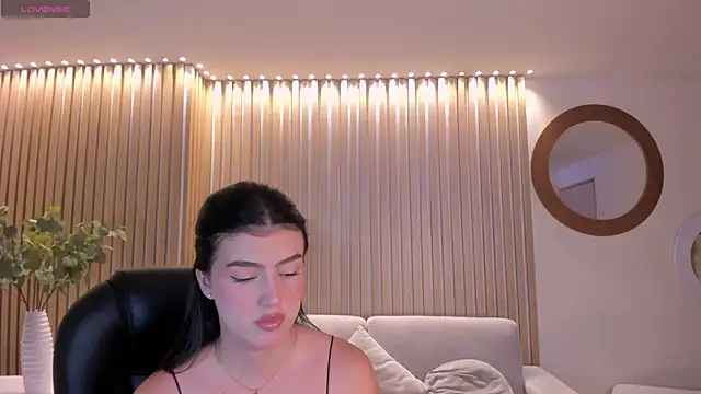 Snapshot of PaulinaSantos_ chatting on 10.19.25 PaulinaSantos  online show from 10.19.25