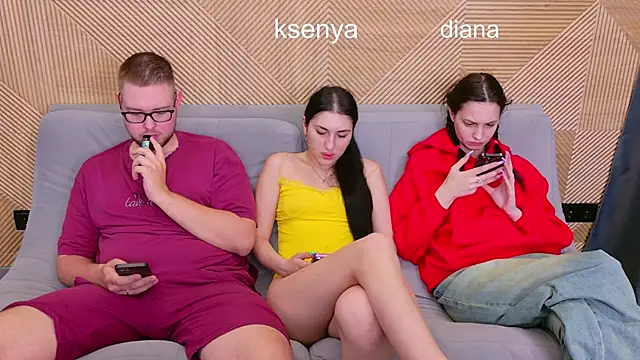 Snapshot of Ksenny chatting on 06.18.26 Ksenny online show from 06.18.26