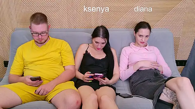 Snapshot of Ksenny chatting on 06.19.26 Ksenny online show from 06.19.26