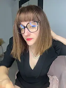 victoirenextdoor online show from 11.16.25